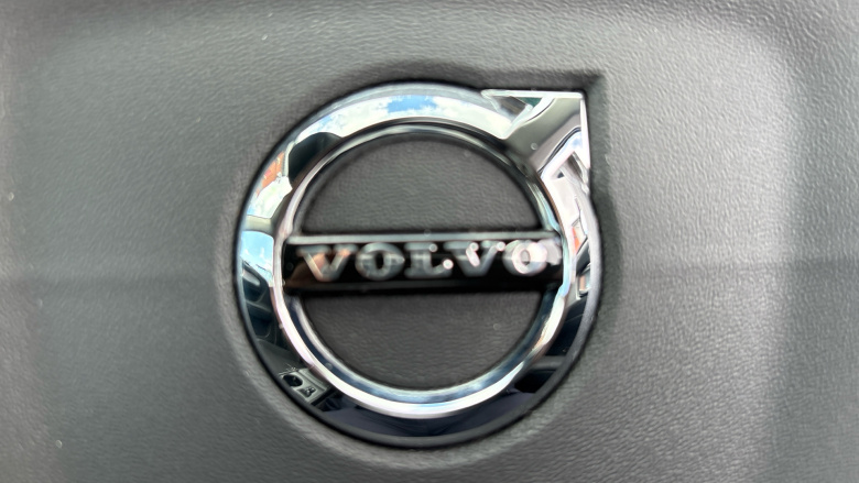 Volvo Xc40 2.0 T4 Momentum 5dr AWD Geartronic Petrol Estate